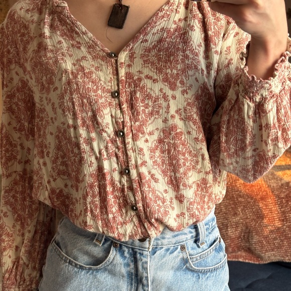 Tops - Vintage-Inspired Floral Blouse - Cream and Red